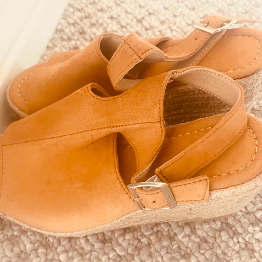 Platform sandals